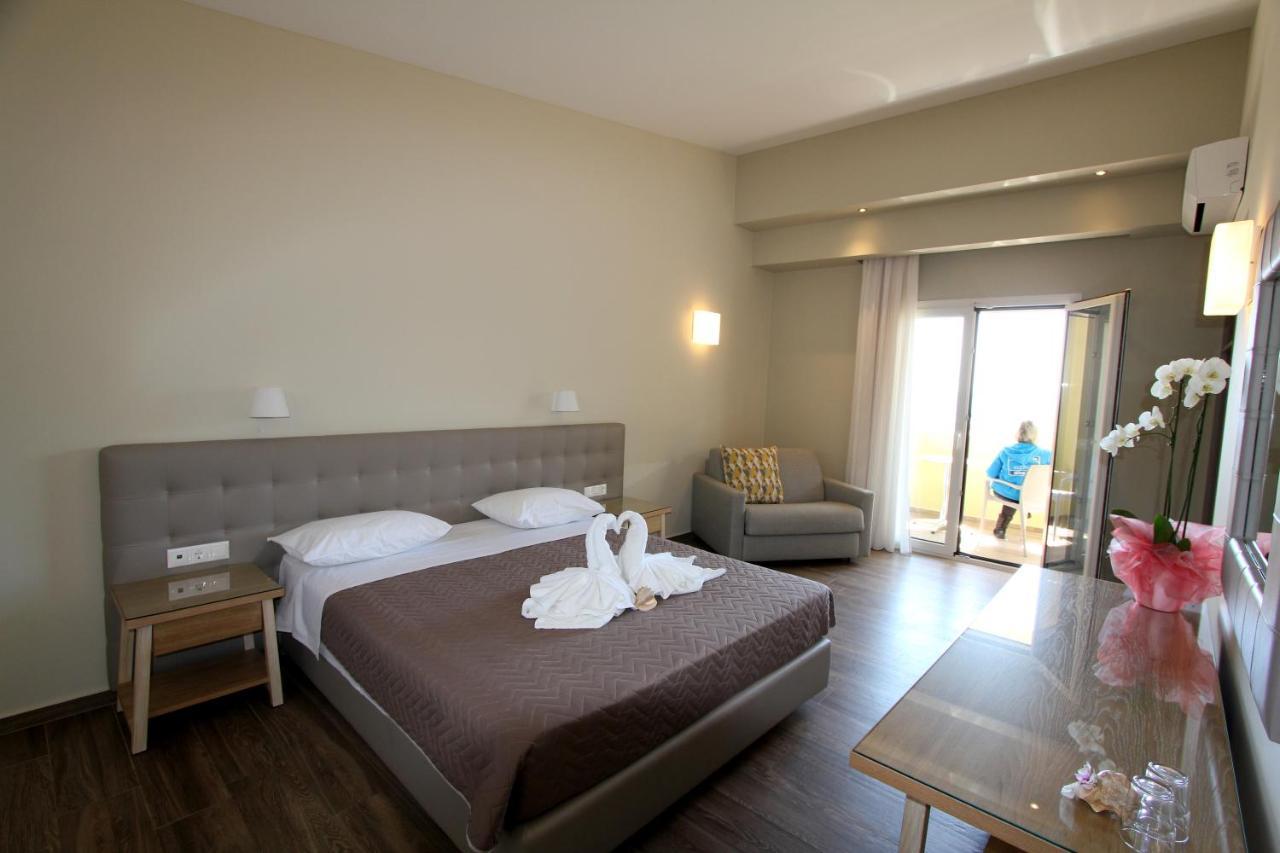 Cosmos Hotel 바실리키 외부 사진